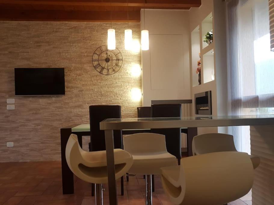 Copelia - Pool And Elegance Apartment Paratico Bagian luar foto